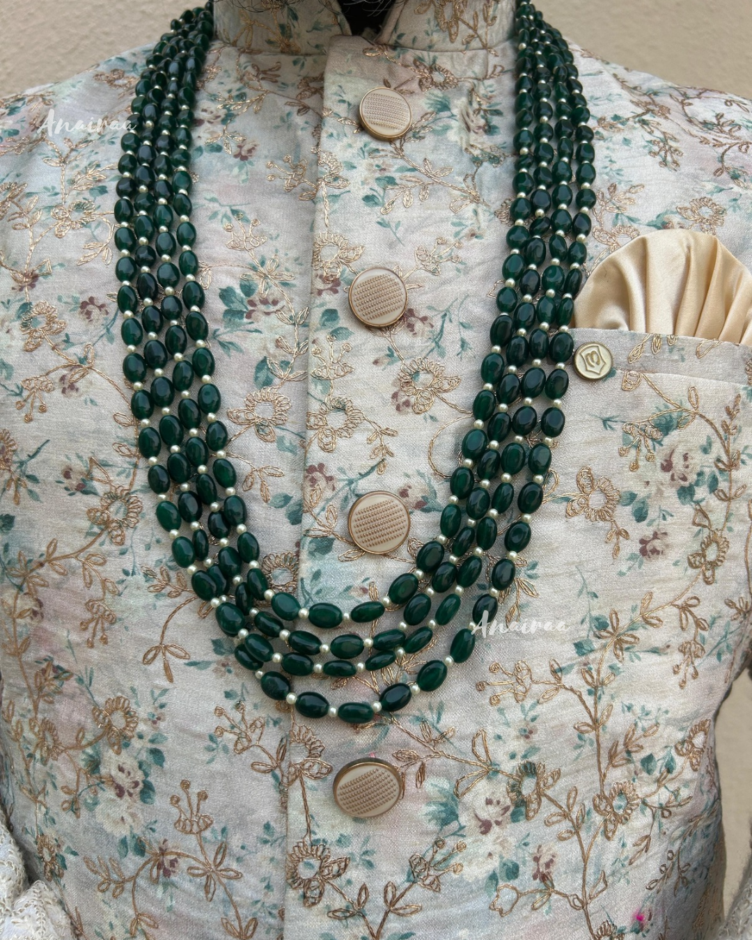 Emerald beads groom haar