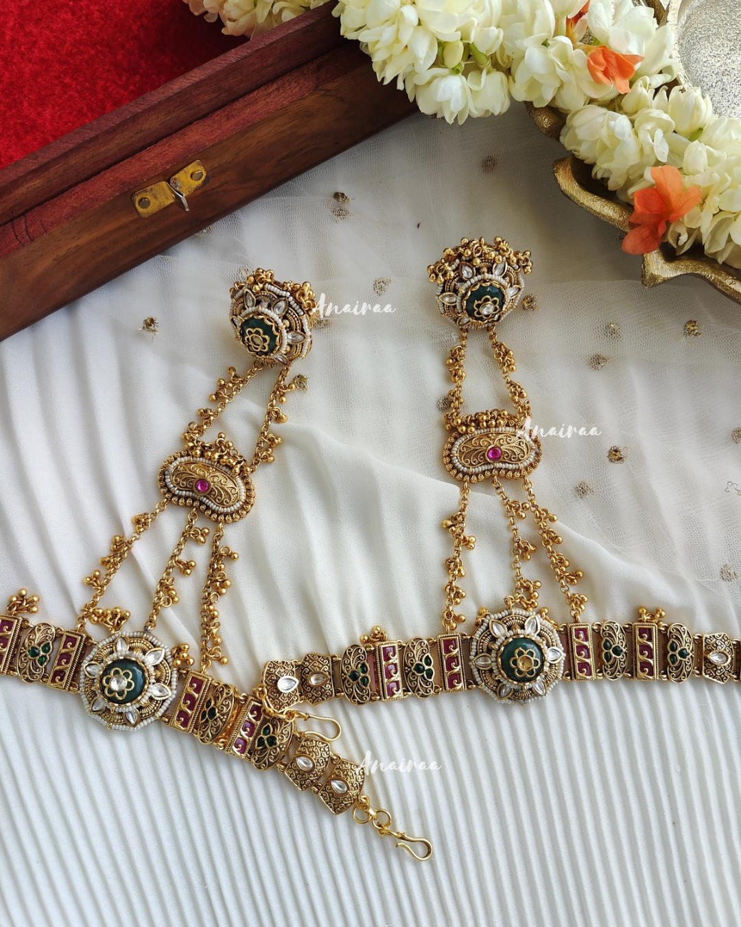 Antique hathphool