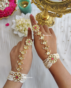 Ruby paachi kundan hathphool
