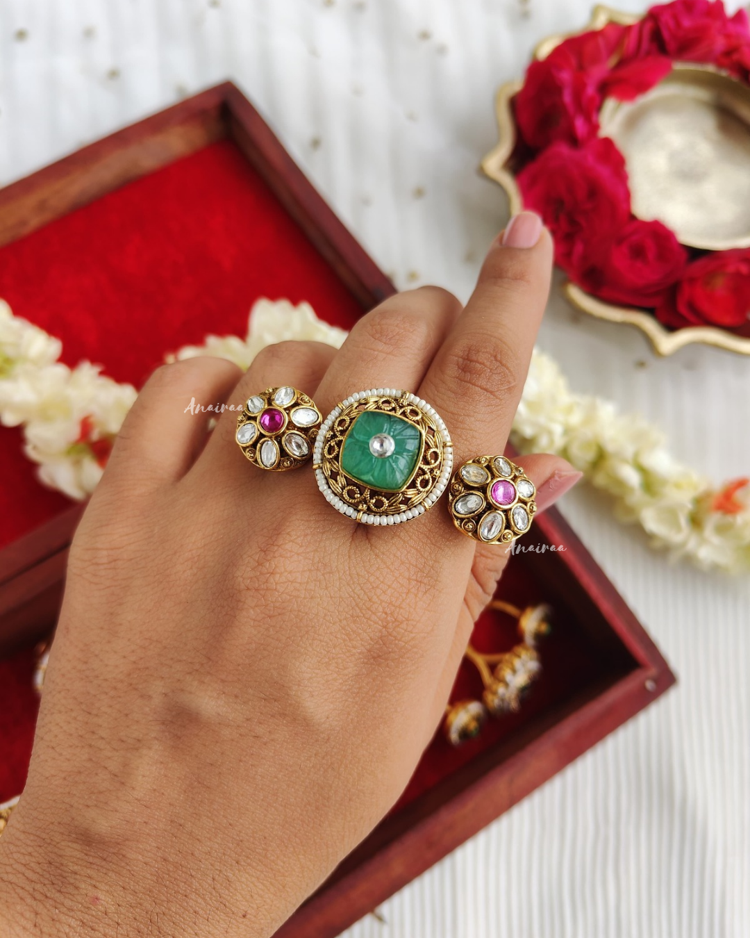 Antique kundan ring