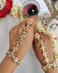Antique hathphool