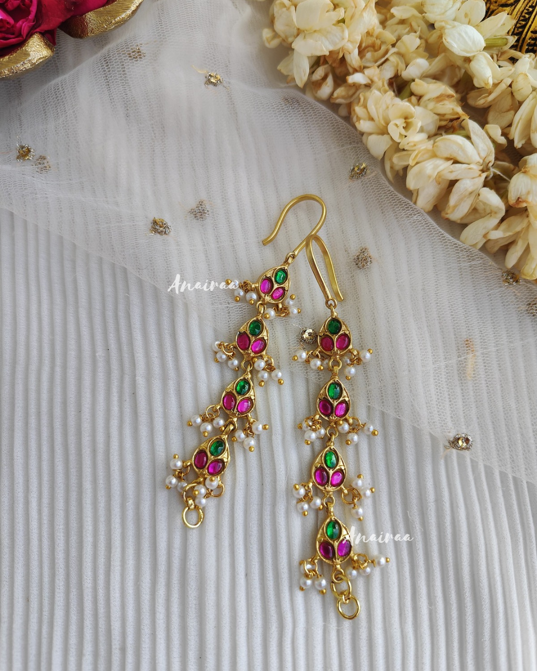 Jadau earchains