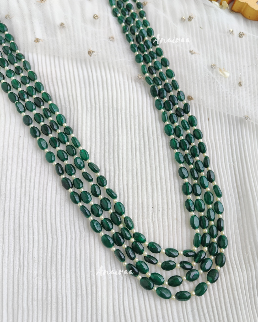 Emerald beads groom haar