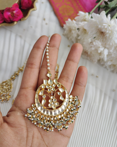 Paachi kundan mangtikka