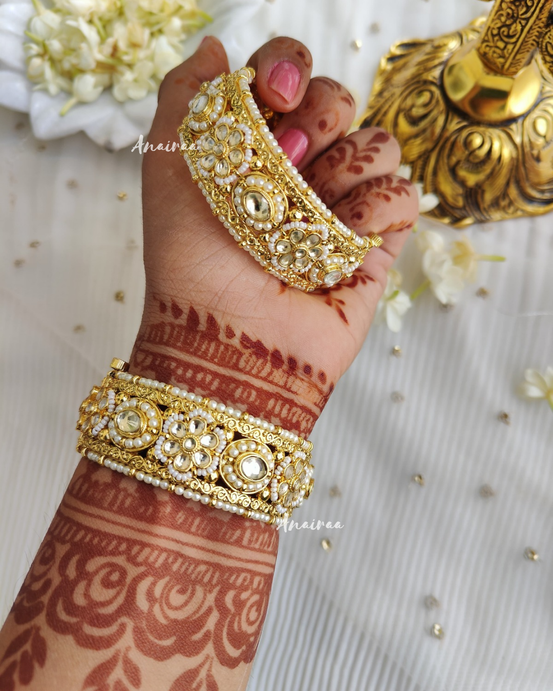 Antique Floral kada with floral motifs