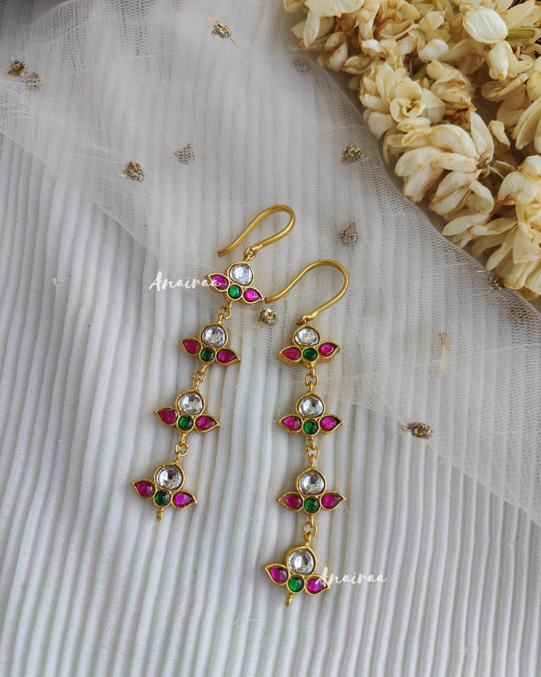Jadau earchains