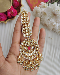 Paachi kundan mangtikka