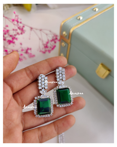 Emerald diamond set