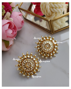 Paachi Kundan studs with pearls